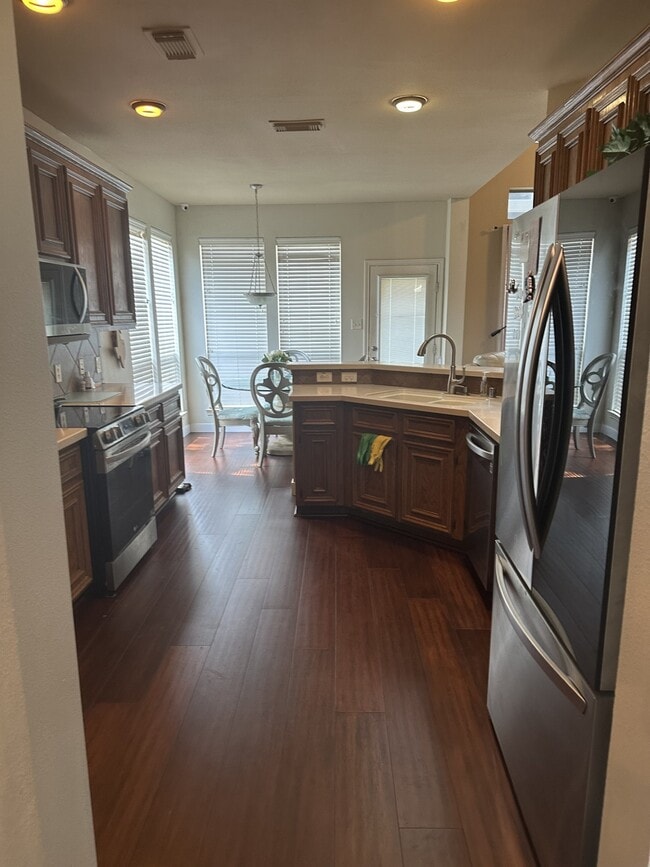 Foto del edificio - 9322 Meadow Ford Ct
