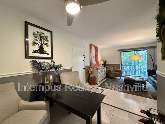 Foto del edificio - 420 Walton Ln
