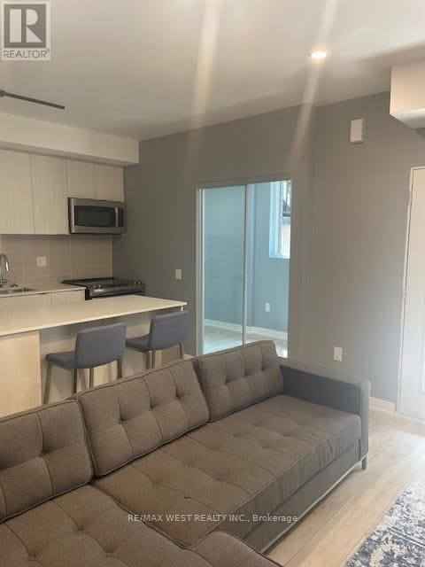 Building Photo - 172 Clonmore Dr