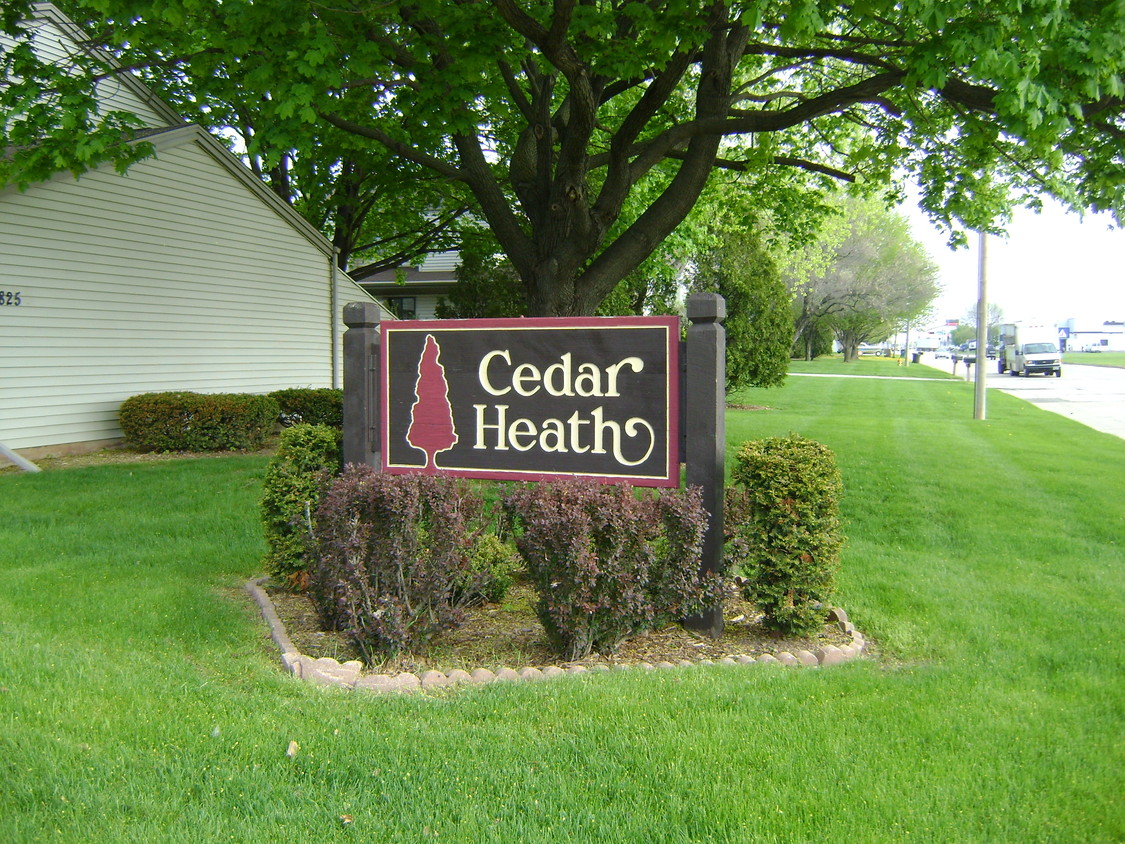 Foto del edificio - Cedar Heath Townhomes