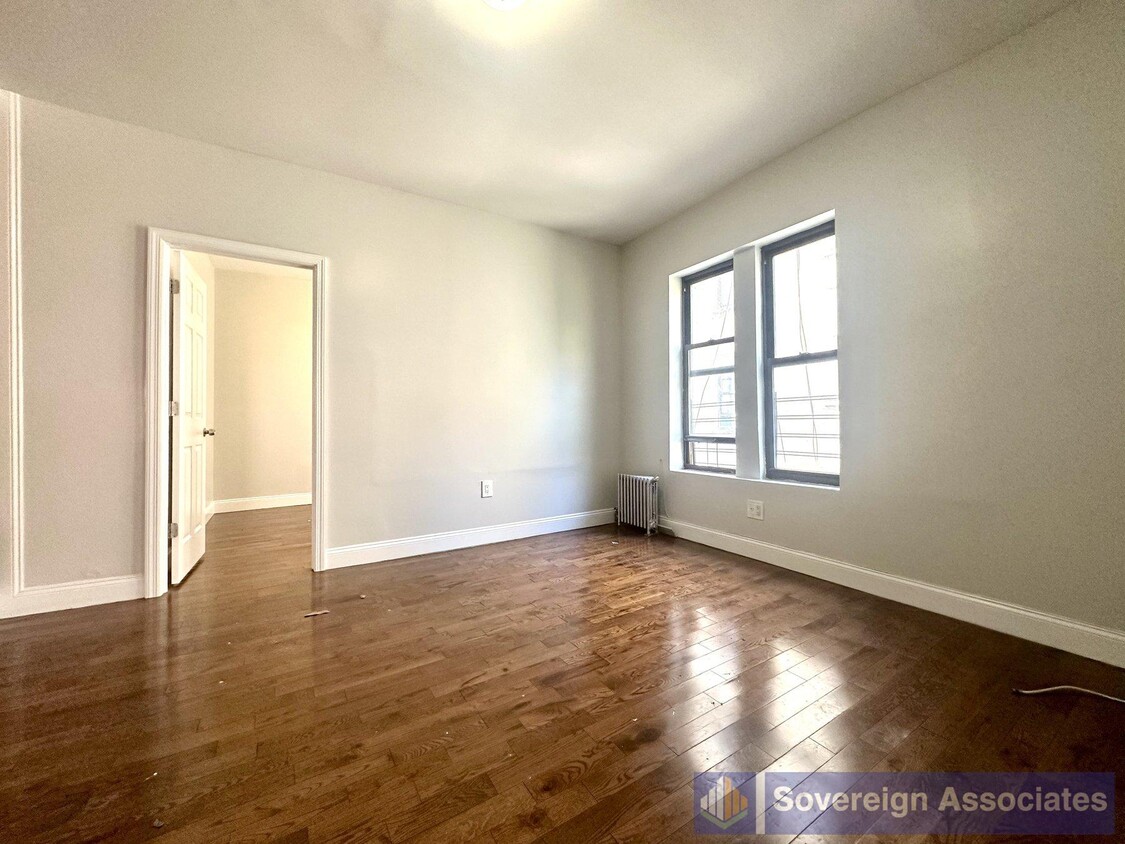 Primary Photo - 2254 5th Ave
