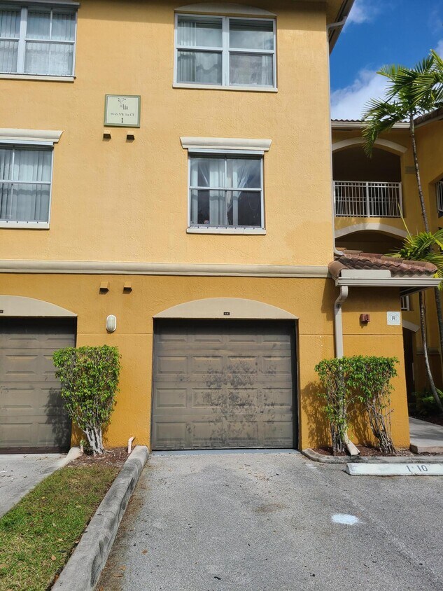9645 NW 1st Ct Unit 1206, Pembroke Pines, FL 33024 Condo for Rent in