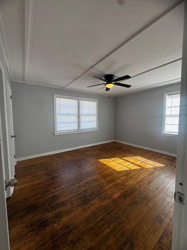 Foto del edificio - 3544 Southmont Dr