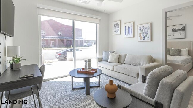 Building Photo - 2500 9th Ave SW