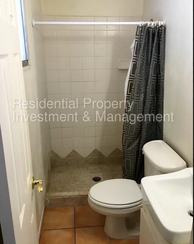 Foto del edificio - MOVE IN READY!!RENT TO OWN!!! 4 BED 3 BATH $2,595 Monthly AND $5,000.00 Down OR CASH PRICE $399,0...