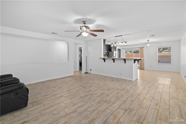 Building Photo - 23 Violet Ave