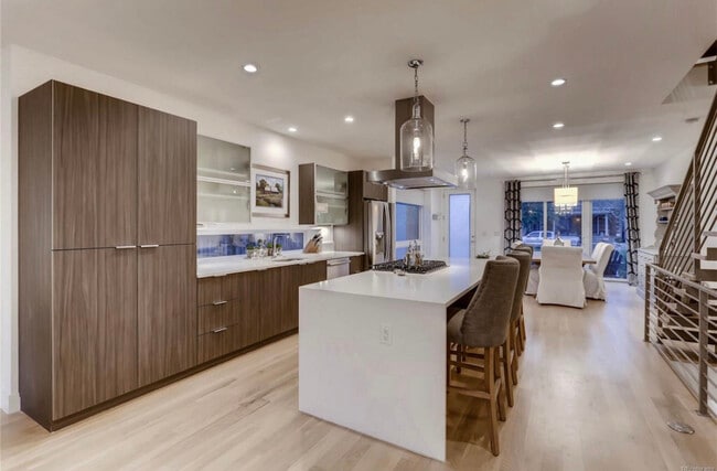 Building Photo - 3528 Stuart St