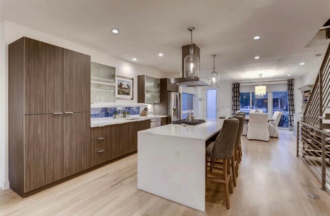 Foto del edificio - 3528 Stuart St