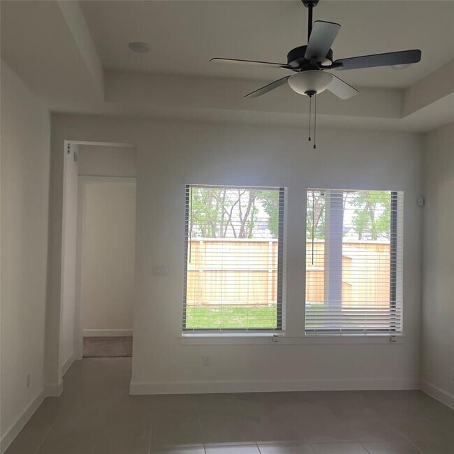 Building Photo - 10602 William Pk Dr