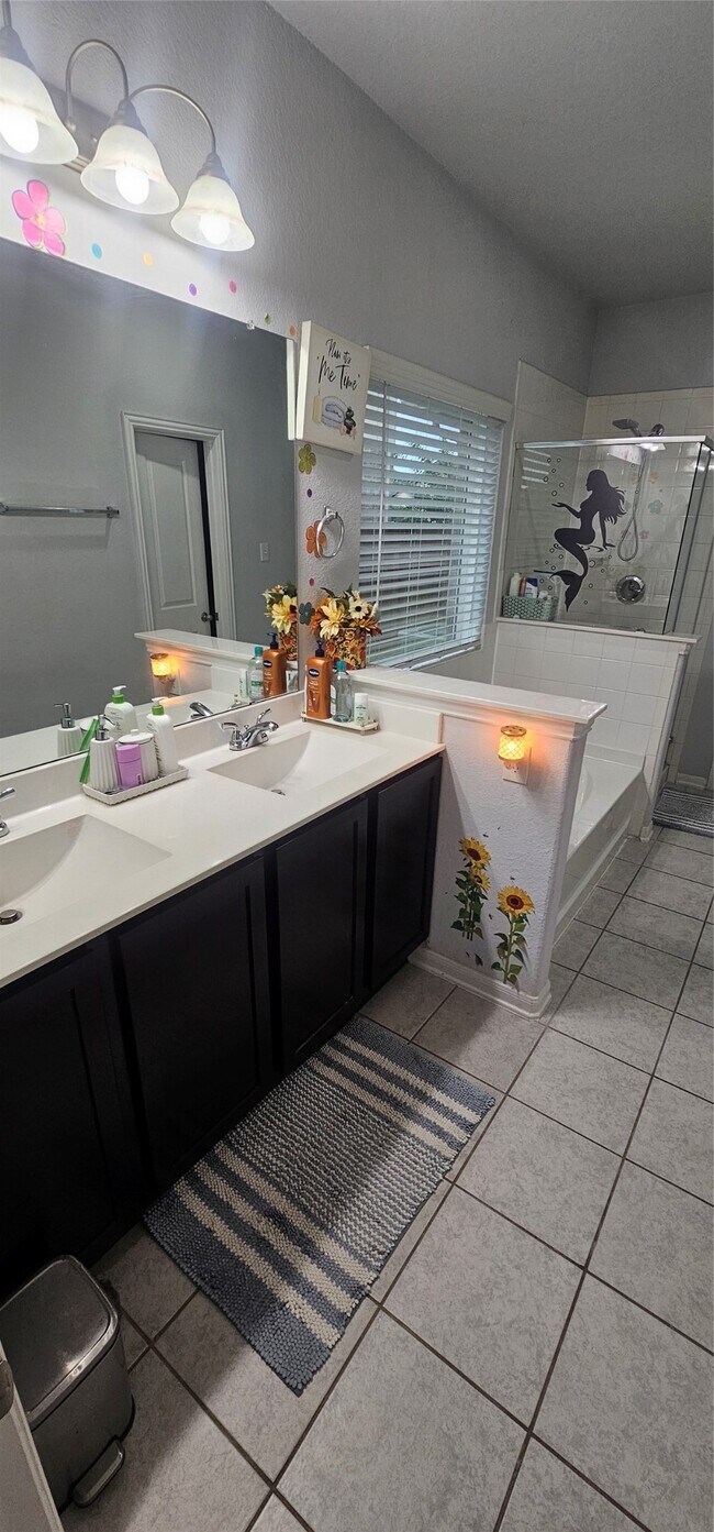 Foto del edificio - 8831 W Cres Lake Cir