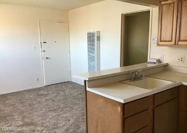 Building Photo - 1 br, 1 bath Apartment - 1424 Mchenry St