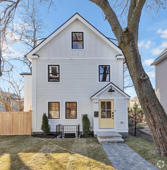 Building Photo - 140 Rindge Ave
