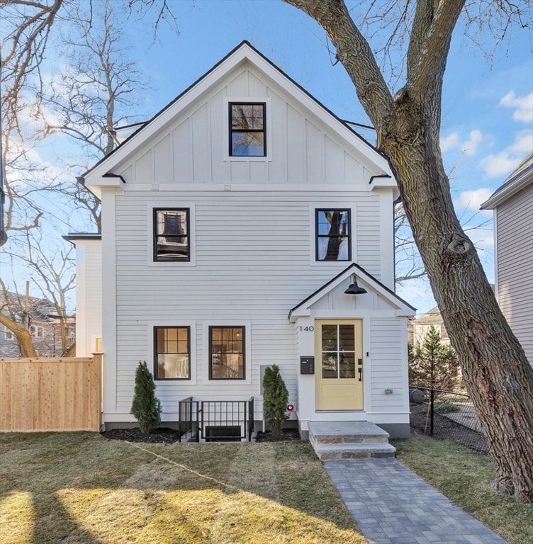 Primary Photo - 140 Rindge Ave