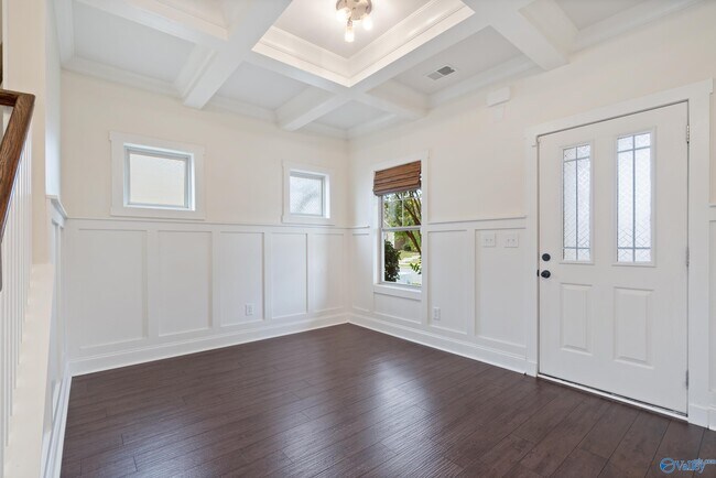 Foto del edificio - 7042 Camrose Ln NW