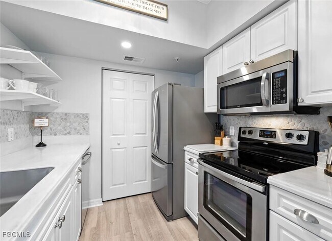 Building Photo - 15605 Ocean Walk Circle