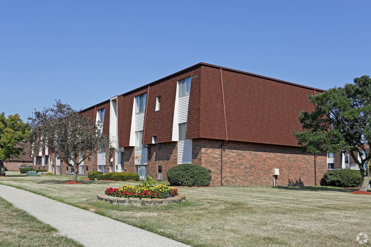 Marianne Manor Apartments Apartments 23100 Lorraine Blvd Brownstown