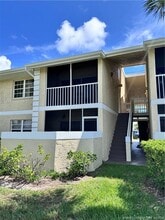 Building Photo - 1537 SE Royal Green Cir
