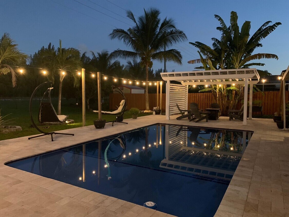 Foto principal - 4670 NW 113th Ave