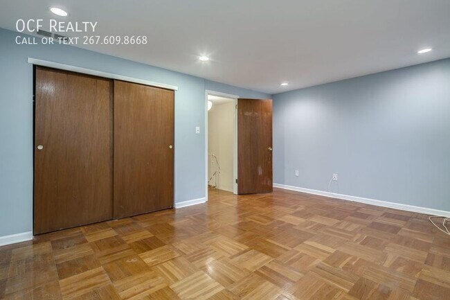Building Photo - Washington Square West Two Bedroom Home