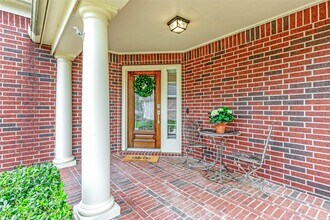 Building Photo - 26819 Shoal Hollow Ct