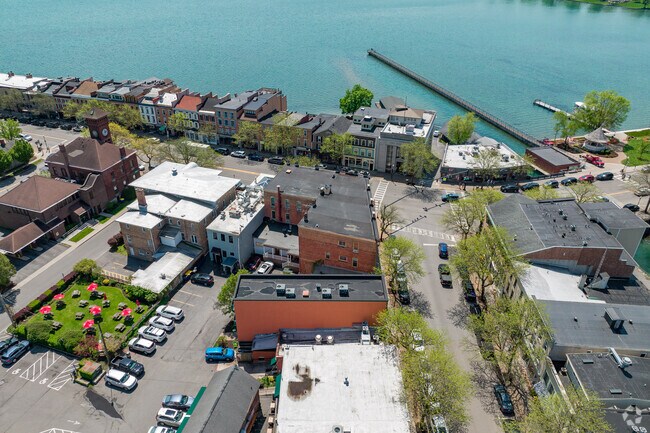 Vistas al lago - The Shear Building