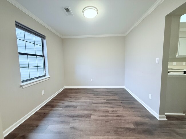 Foto del edificio - 1306 Leaside Ln