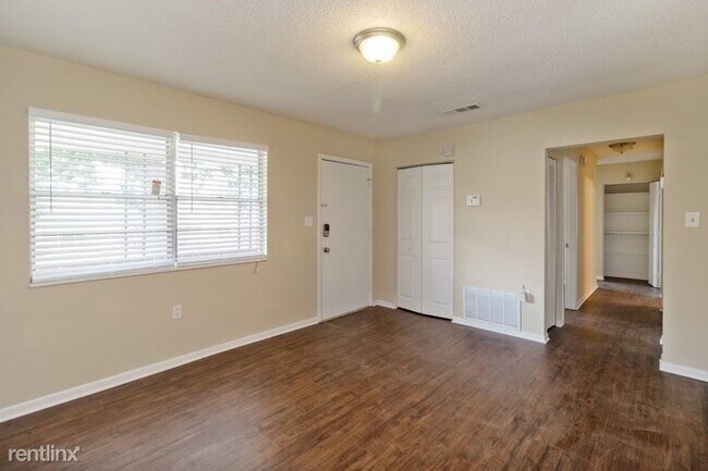 Foto del edificio - 3 br, 1 bath House - 4051 Ester Dr SW