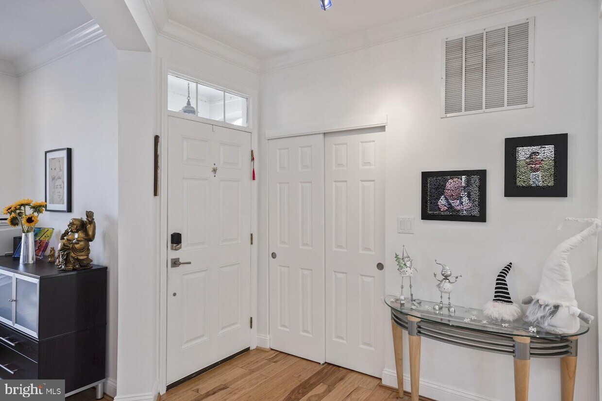 Foto principal - 8914 Robert Lundy Pl