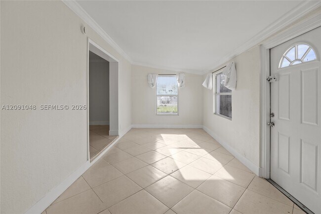 Foto del edificio - 1140 NW 3rd Ave