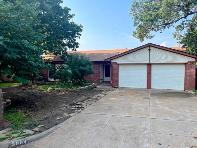 Foto principal - 3904 Woodbury Ct