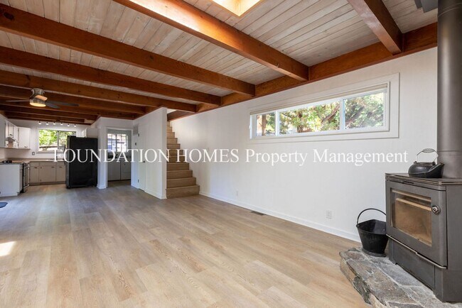 Building Photo - 2 br, 1.5 bath House - 34A Scenic Rd