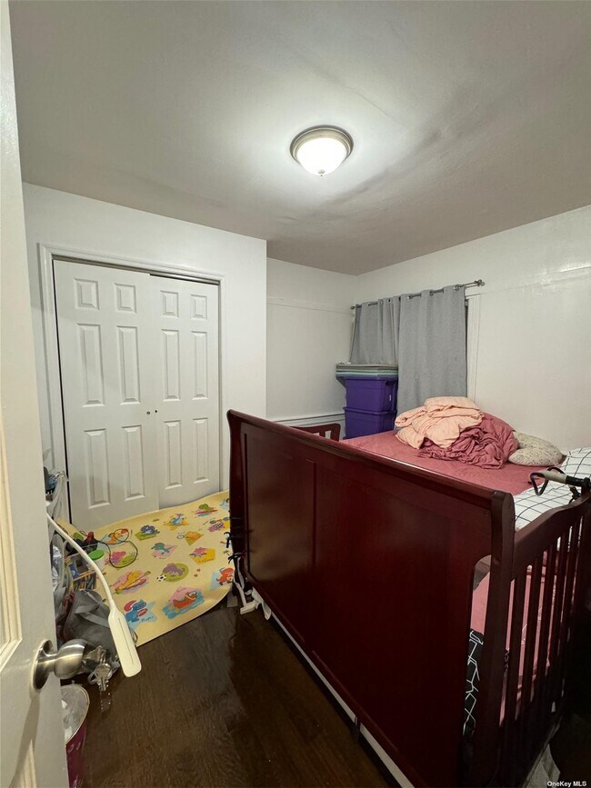 Foto del edificio - 42-16 111th St