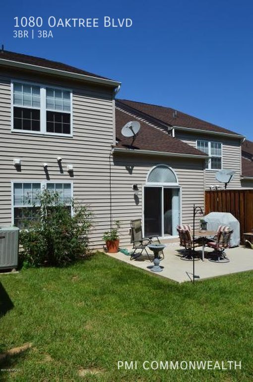 Foto del edificio - 1080 Oak Tree Blvd NW