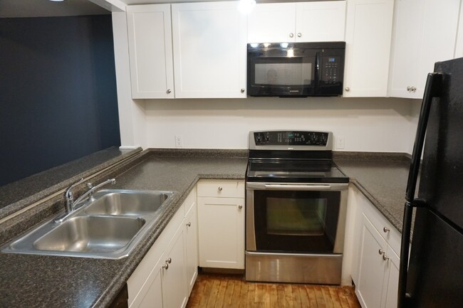 Foto del edificio - 2BR/2BA Townhome in Caneel Cove, Midtown W...