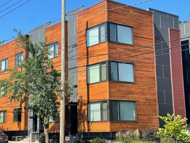 Building Photo - 3205 12th St NE