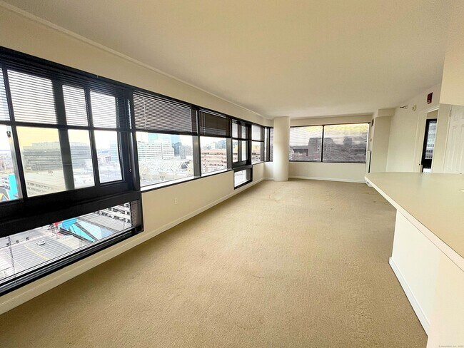 Foto del edificio - 127 Greyrock Pl