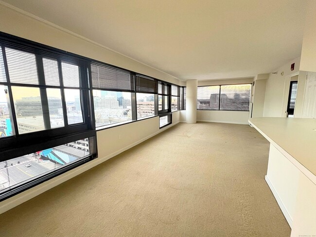 Building Photo - 127 Greyrock Pl