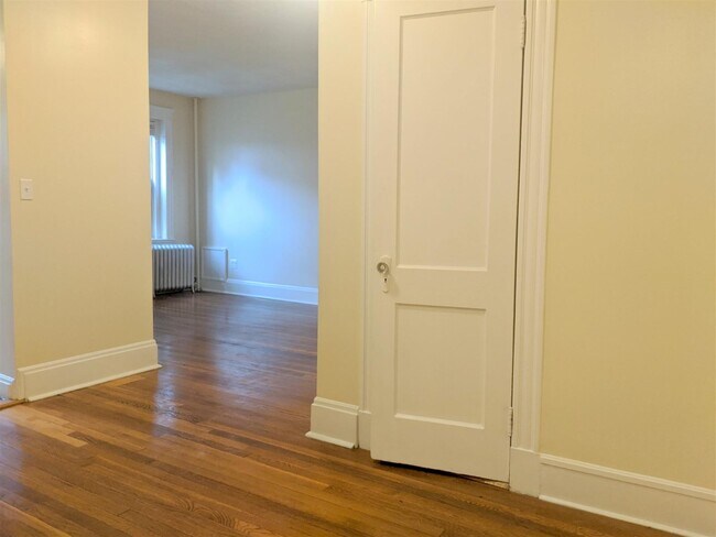Building Photo - 30 Agassiz St