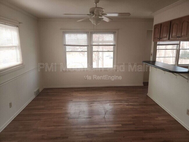 Foto del edificio - 52 Blake Dr