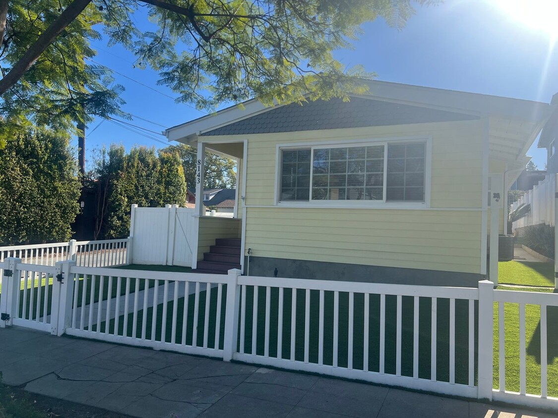 Primary Photo - Adorable La Mesa Village House