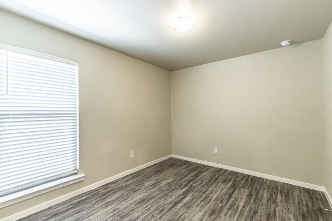 Foto del edificio - "Charming 3-Bed, 2-Bath Haven with 1,615 Sq Ft in Lubbock's Cozy Kirksey Avenue!" Half off first ...