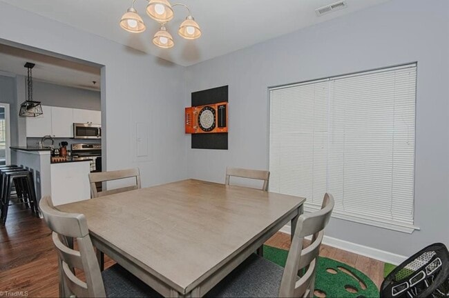 Building Photo - 302 Campus Walk Trl