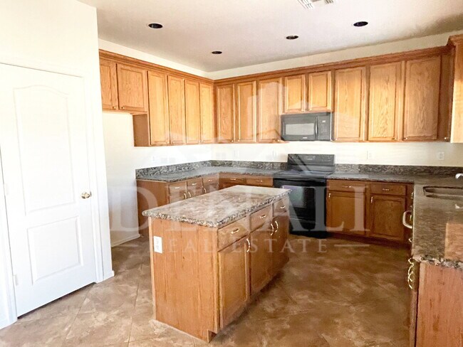 Building Photo - 144 S 108th Dr