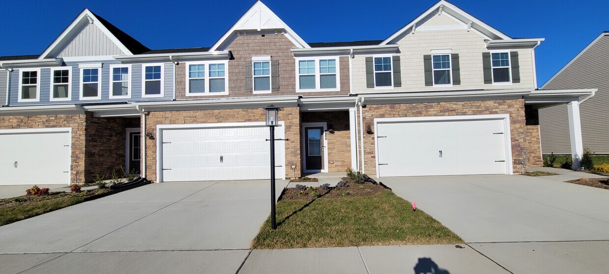 619 Brookwood Glen Terrace, Glen Allen, VA 23060 Townhome Rentals in