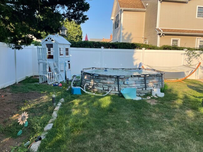 Building Photo - 53 Cornwell Ave