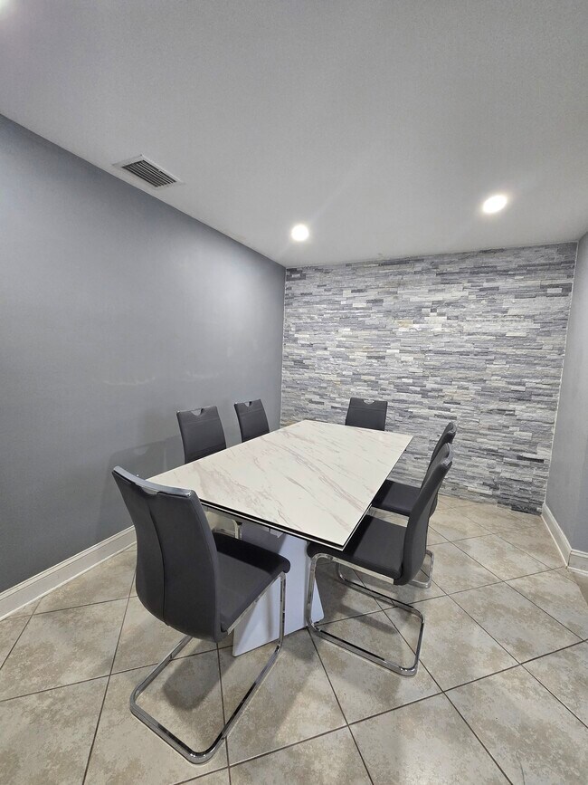 Foto del edificio - 7870 NW 11th Ct