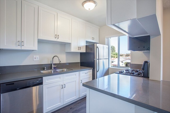 Foto del edificio - 2233 S Ridgeley Dr