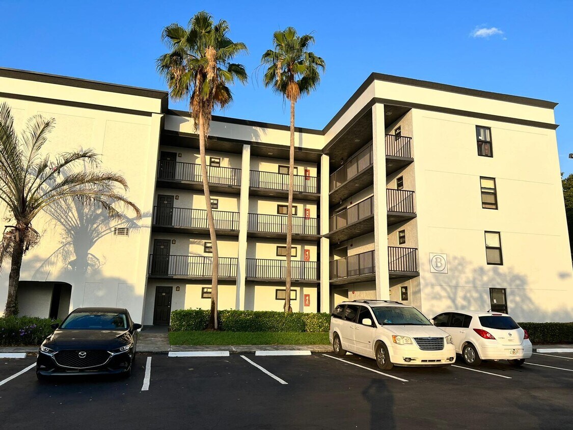 Colonial Village Alquileres en Hollywood, FL