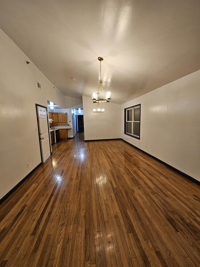 Building Photo - 2707 Central Ave