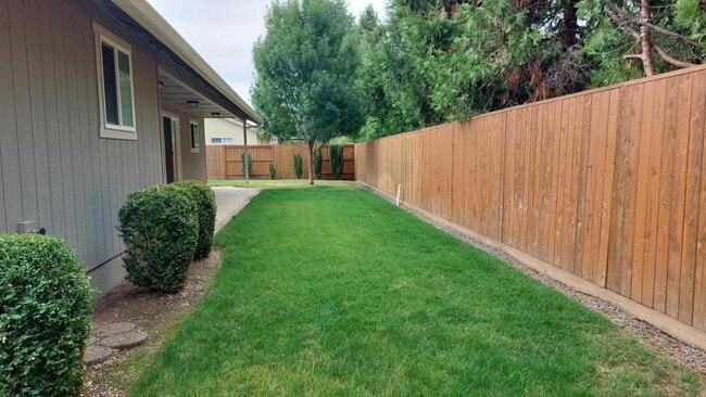Building Photo - 1034 SW Princeton Pl